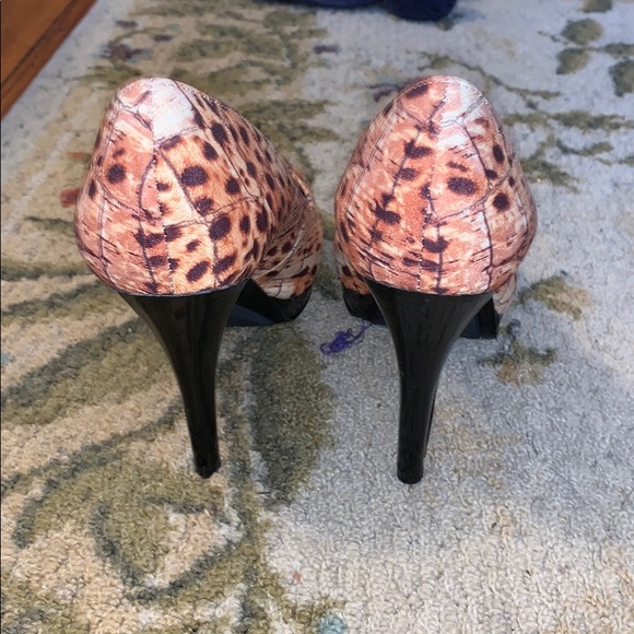 Nine West Leopard heels - Picture 3 of 4